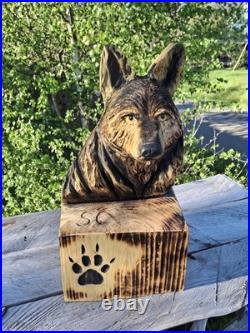 Chainsaw Carved Coyote Wolf Bust Wood Carving Rustic Art Sculpture Statue Dog