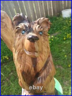 Chainsaw carved wood bear