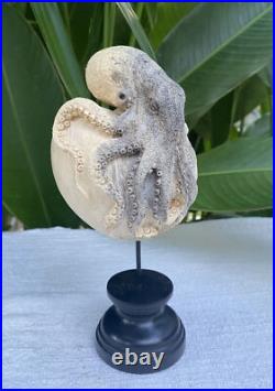 Gorgeous Octopus Heart, Caved Octopus on Heart, carved Octopus Love Sculpture Gorgeous Octopus Heart, Caved Octopus on Heart, carved Octopus Love Sculpture