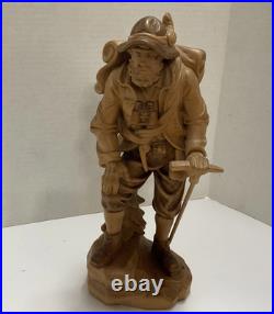 Hand Carved Climber Demetz Patick Italy DE5022 1995 Hand Carved Climber Demetz Patick Italy DE5022 1995