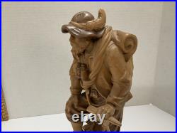 Hand Carved Climber Demetz Patick Italy DE5022 1995 Hand Carved Climber Demetz Patick Italy DE5022 1995