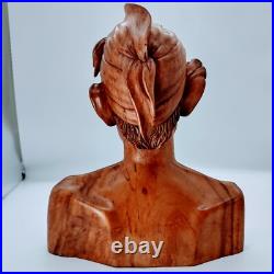 Hand Carved Old couple wooden sculptures. Beautiful Art and great details. PO