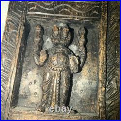 Hand-carved wooden wall depicting Indian deities. Beautiful Craftsman Piec Fr r Hand-carved wooden wall depicting Indian deities. Beautiful Craftsman Piec Fr r