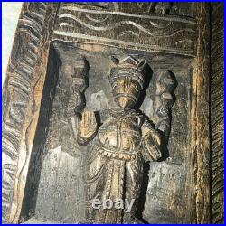Hand-carved wooden wall depicting Indian deities. Beautiful Craftsman Piec Fr r
