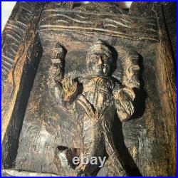 Hand-carved wooden wall depicting Indian deities. Beautiful Craftsman Piec Fr r