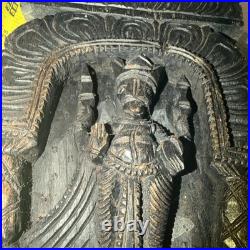 Hand-carved wooden wall depicting Indian deities. Beautiful Craftsman Piec Fr r