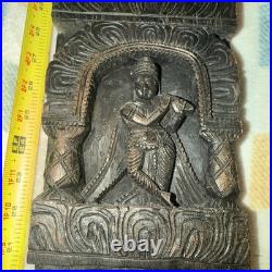 Hand-carved wooden wall depicting Indian deities. Beautiful Craftsman Piec Fr r