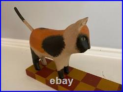 JOHN CARLTON Folk Art Wood Carving CALICO CAT & MOUSE Signed (1992)