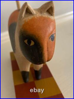 JOHN CARLTON Folk Art Wood Carving CALICO CAT & MOUSE Signed (1992)