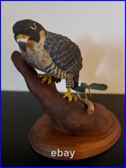 Peregrine Falcon by Link. Beautiful Hand Carved & Painted Sculpture Peregrine Falcon by Link. Beautiful Hand Carved & Painted Sculpture
