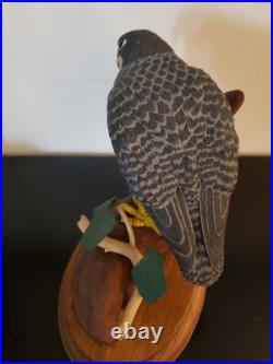 Peregrine Falcon by Link. Beautiful Hand Carved & Painted Sculpture Peregrine Falcon by Link. Beautiful Hand Carved & Painted Sculpture