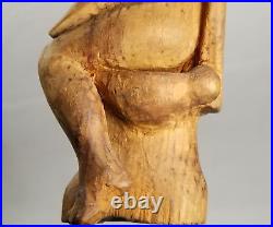 Rare Fine Sensitive Caganer Polychrome wood Carving Figural Seated Woman