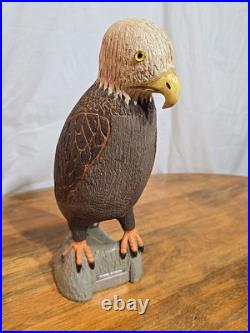 Vintage hand carved wood Folk Art bald eagle bird sculpture statue Vintage hand carved wood Folk Art bald eagle bird sculpture statue