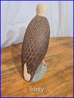 Vintage hand carved wood Folk Art bald eagle bird sculpture statue Vintage hand carved wood Folk Art bald eagle bird sculpture statue